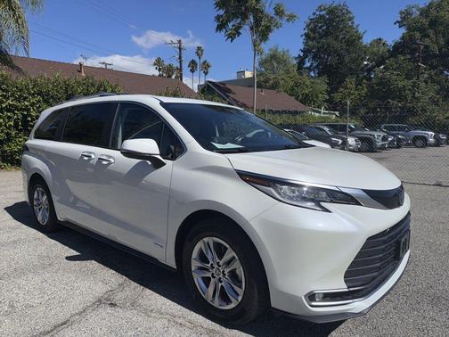 2021 Toyota Sienna Limited 7-Passenger