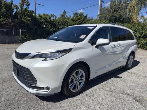 2021 Toyota Sienna Limited 7-Passenger