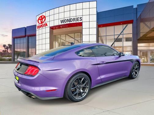 2021 Ford Mustang EcoBoost