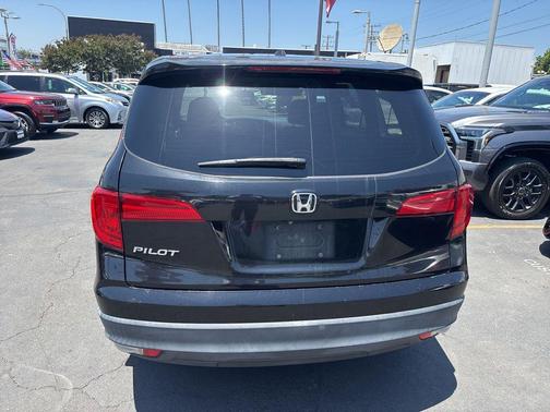 Crystal Black Pearl 2017 Honda Pilot EX