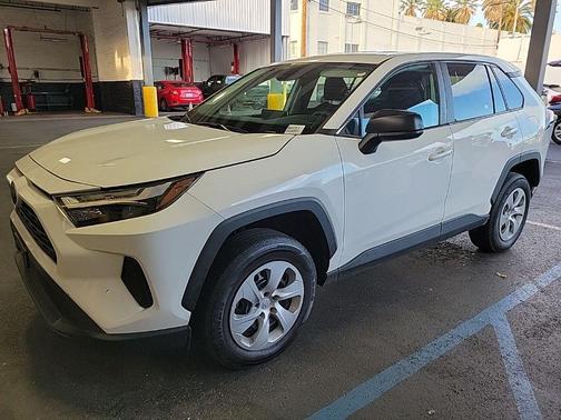 2024 Toyota RAV4 LE