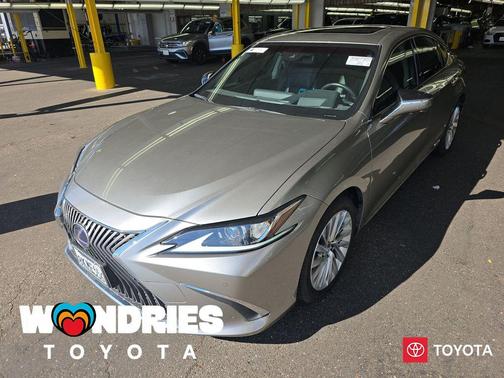 Silver 2019 Lexus ES 300h Luxury