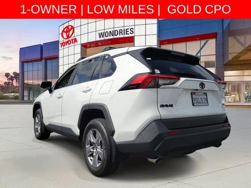 Ice Cap 2025 Toyota RAV4 XLE
