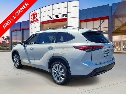 Pearl 2023 Toyota Highlander Hybrid Limited
