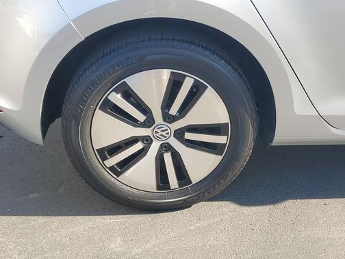 2016 Volkswagen e-Golf SEL Premium