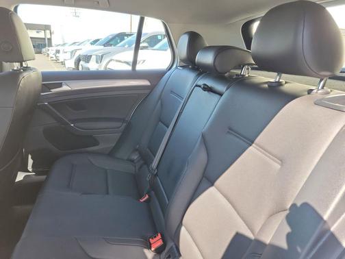 2016 Volkswagen e-Golf SEL Premium