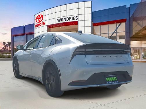 2026 Toyota Prius Plug-In Hybrid SE