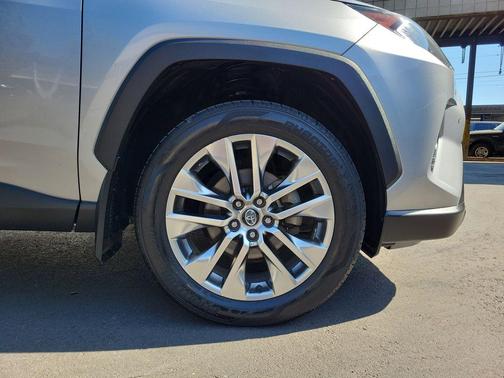 Silver Sky Metallic 2021 Toyota RAV4 XLE Premium