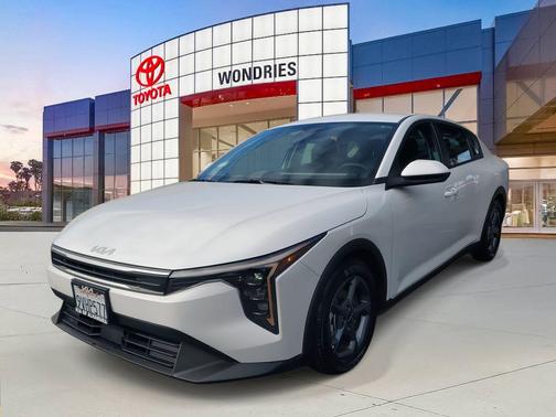 2025 Kia K4 LXS