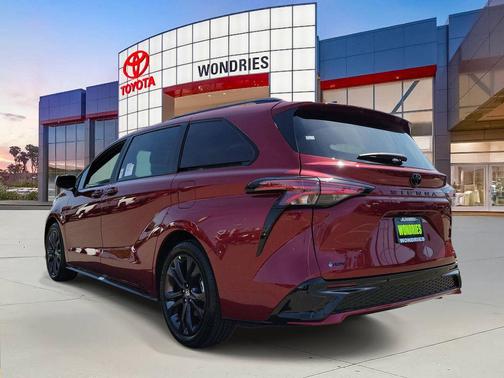 Pearl 2026 Toyota Sienna XSE 7 Passenger