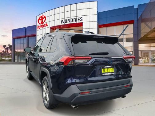 2021 Toyota RAV4 Hybrid XLE Premium