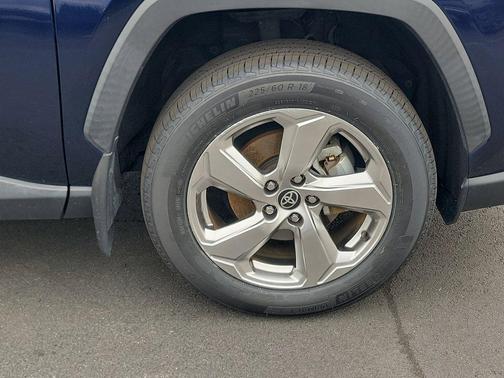 2021 Toyota RAV4 Hybrid XLE Premium