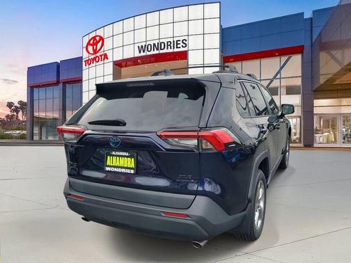 2021 Toyota RAV4 Hybrid XLE Premium