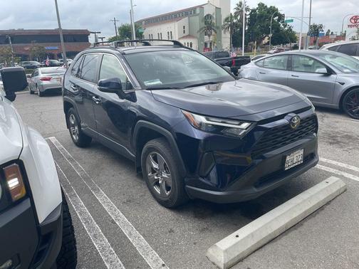 2023 Toyota RAV4 XLE