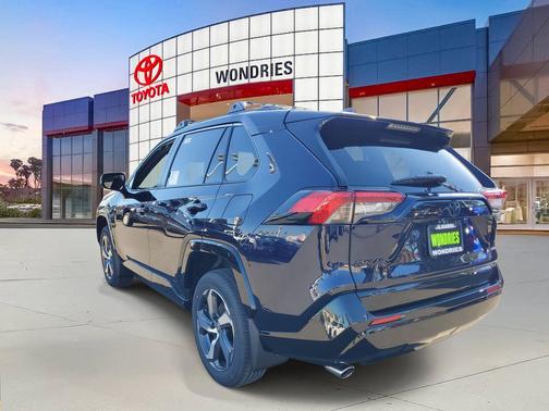 2025 Toyota RAV4 Hybrid SE