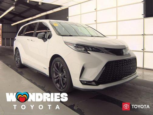 2021 Toyota Sienna XSE 7 Passenger