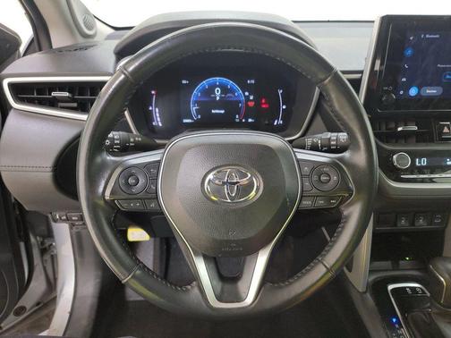 2024 Toyota Corolla Cross XLE