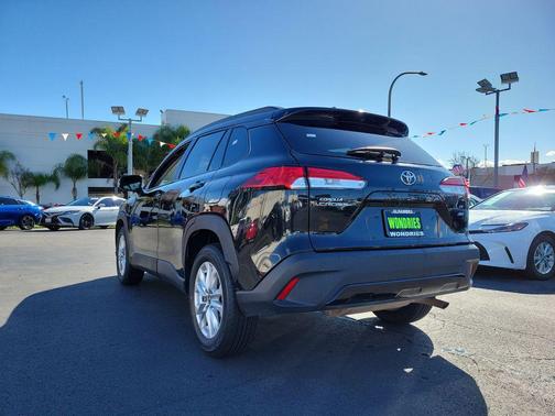 2024 Toyota Corolla Cross LE