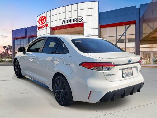 2024 Toyota Corolla Hybrid SE