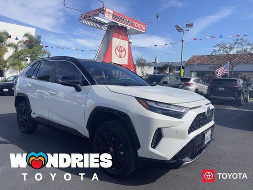 2022 Toyota RAV4 Hybrid SE