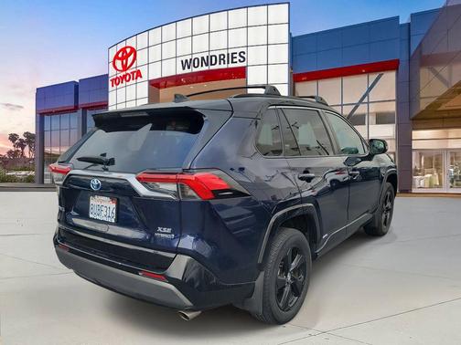 2021 Toyota RAV4 Hybrid SE