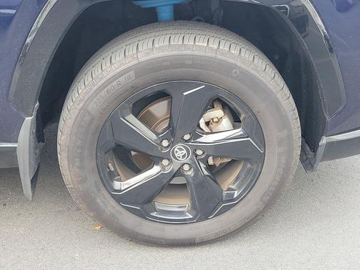 2021 Toyota RAV4 Hybrid SE