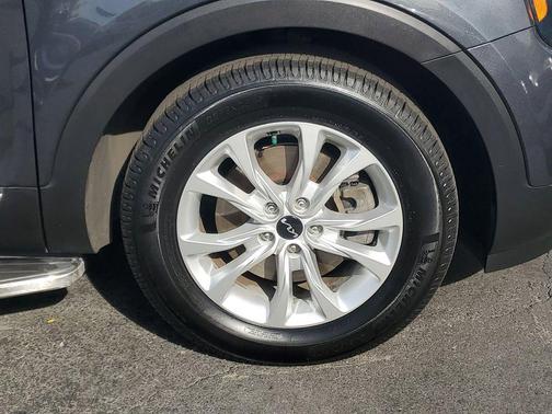 2022 Kia Telluride LX