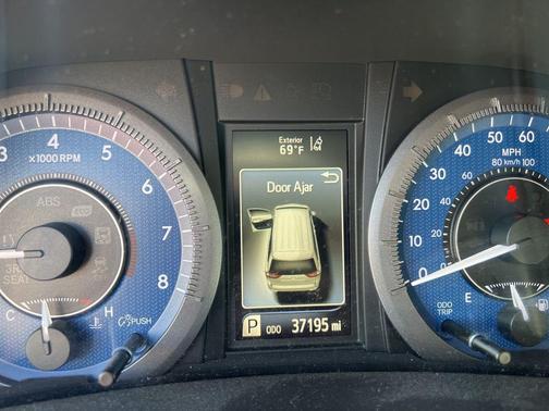 2020 Toyota Sienna LE