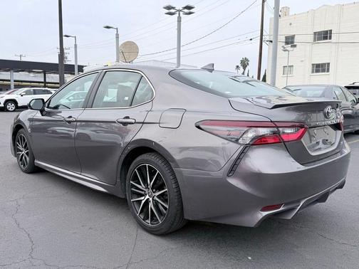 2024 Toyota Camry SE