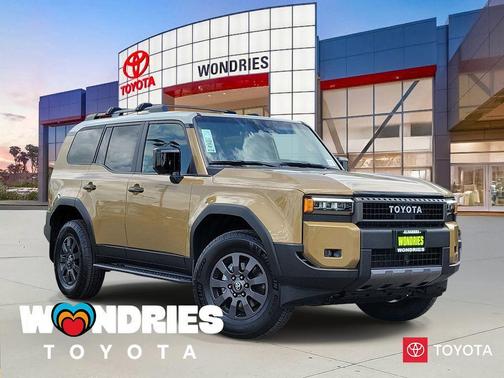 Trail Dust/Gray Scape Roof 2026 Toyota Land Cruiser Base