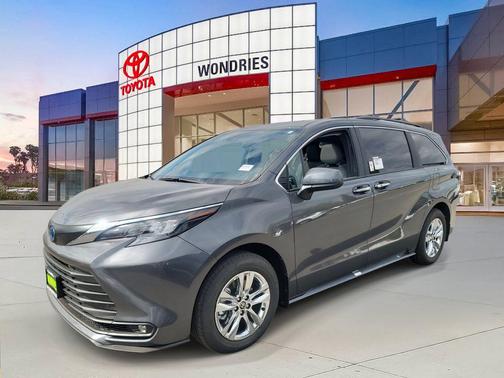 2025 Toyota Sienna XLE