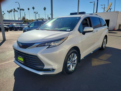 2024 Toyota Sienna Limited