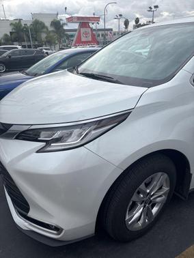2024 Toyota Sienna Limited