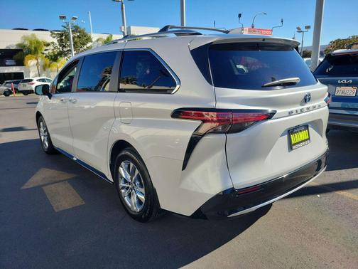 2024 Toyota Sienna Limited