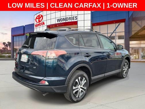 Aqua 2018 Toyota RAV4 LE
