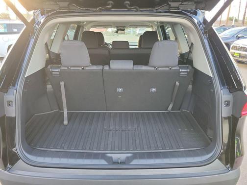 2026 Toyota Highlander LE