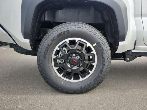 2026 Toyota Tacoma Hybrid TRD Off Road