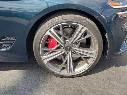 2024 Genesis G70 3.3T RWD Sport Advanced