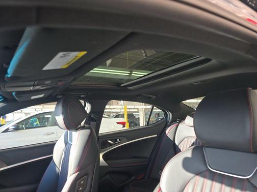 2024 Genesis G70 3.3T RWD Sport Advanced