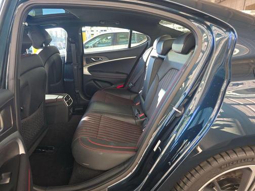 2024 Genesis G70 3.3T RWD Sport Advanced