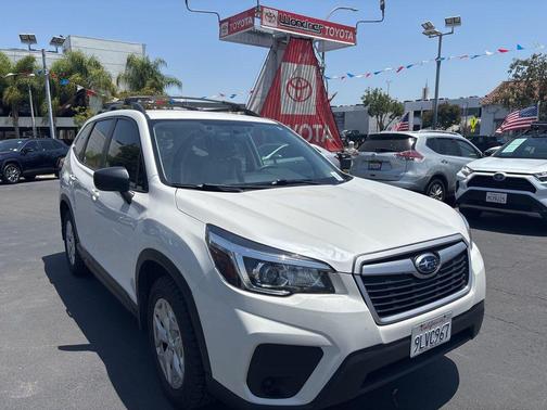 Crystal White Pearl 2020 Subaru Forester Base