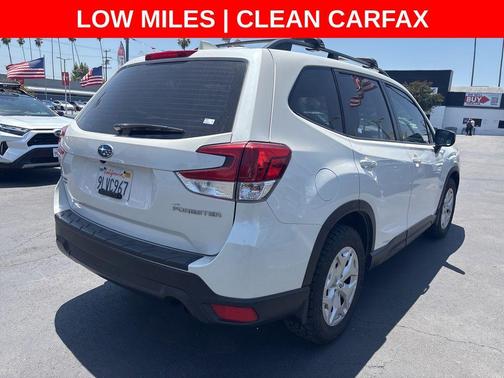 Crystal White Pearl 2020 Subaru Forester Base