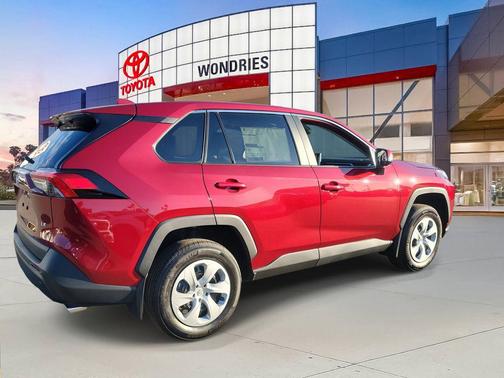 2025 Toyota RAV4 LE
