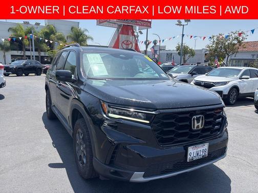 Crystal Black Pearl 2023 Honda Pilot AWD TrailSport