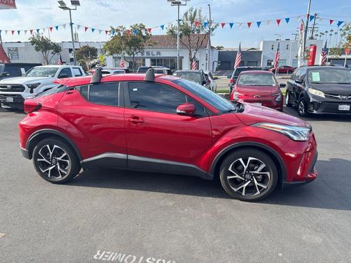 Red 2021 Toyota C-HR XLE