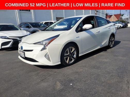 Blizzard Pearl 2016 Toyota Prius Four Touring