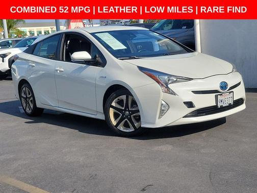 Blizzard Pearl 2016 Toyota Prius Four Touring