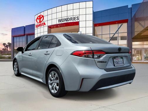 Classic Silver Metallic 2022 Toyota Corolla LE