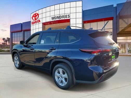 2025 Toyota Highlander LE