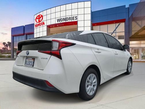 2019 Toyota Prius LE